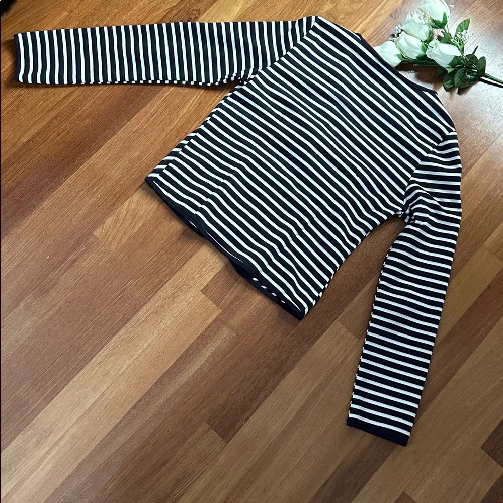 Toska Navy and White Striped Top - Picture 6 of 6